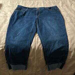 Maurice’s cuffed capri jeans